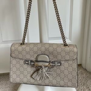Gucci Medium Signature Emily Bag